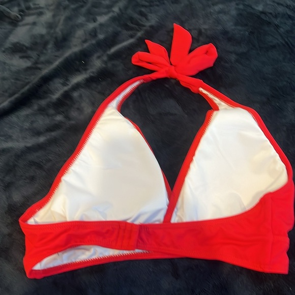 NEVER WORN Cupshe red halter bikini top (Size M) - Picture 2 of 3